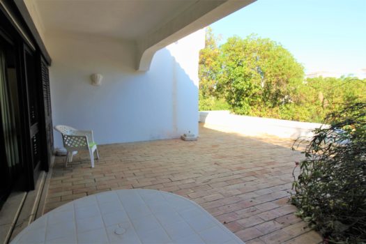 Charming Villa In Porches!