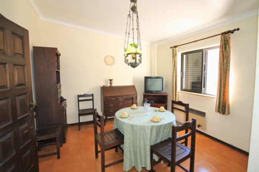 Charming Villa In Porches!