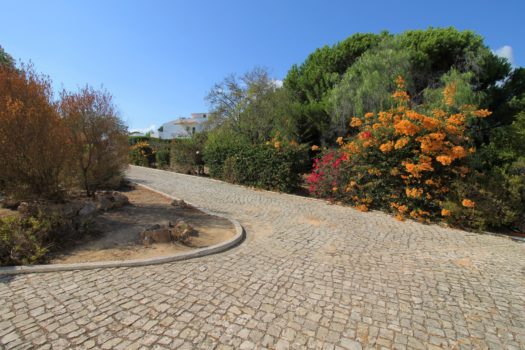 Charming Villa In Porches!