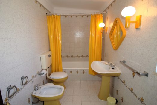 Charming Villa In Porches!