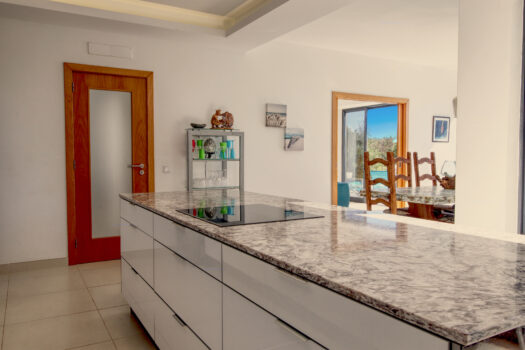 Four bedroom villa to rent in Boliqueime