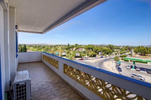 Three bedroom fully-furnished apartment for Winter rental in Quarteira