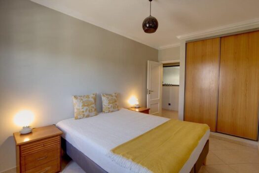 Three bedroom fully-furnished apartment for Winter rental in Quarteira
