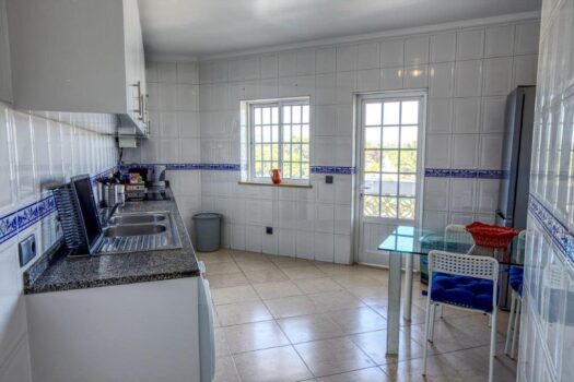 Three bedroom fully-furnished apartment for Winter rental in Quarteira