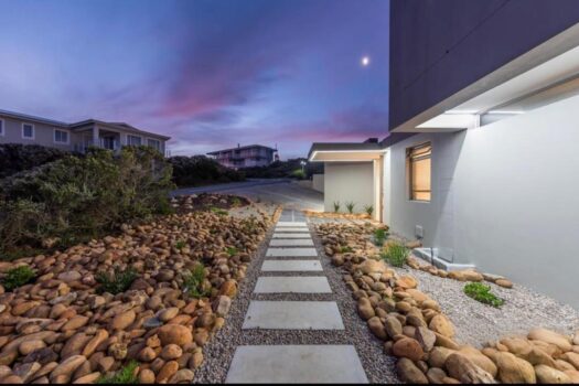 Modern Luxury Living at Pinnacle Point Golf Estate in South Africa