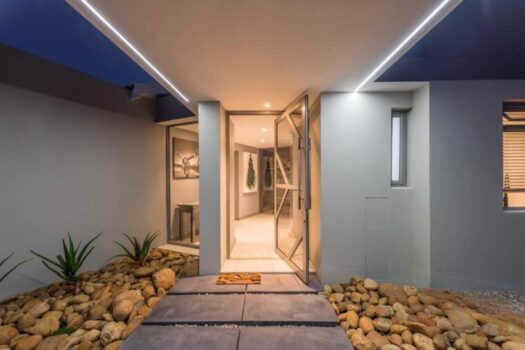 Modern Luxury Living at Pinnacle Point Golf Estate in South Africa