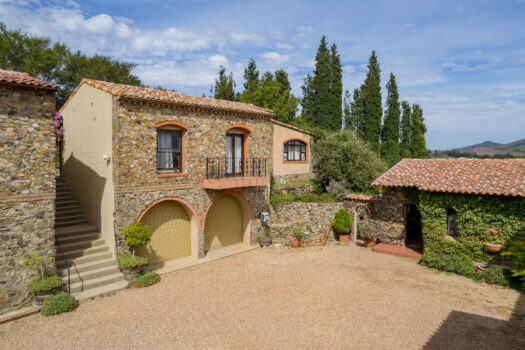 Tuscan-style Villa on a Wine and Olive farm in the Cape Winelands of Stellenbosch, South Africa