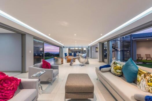 Modern Luxury Living at Pinnacle Point Golf Estate in South Africa