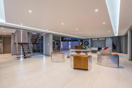 Modern Luxury Living at Pinnacle Point Golf Estate in South Africa