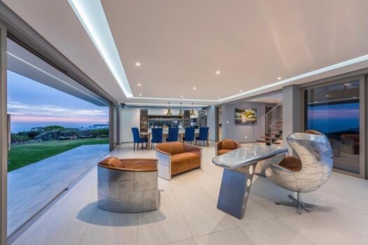 Modern Luxury Living at Pinnacle Point Golf Estate in South Africa