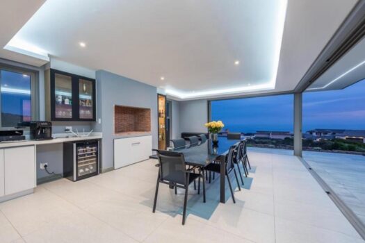 Modern Luxury Living at Pinnacle Point Golf Estate in South Africa