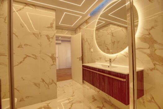 Luxury 2 bedroom, 2 bathroom apartment with sea view in Quarteira for sale