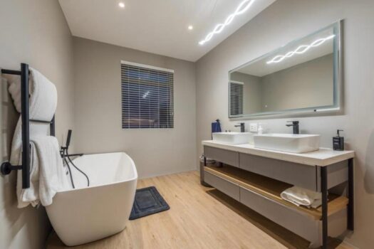 Modern Luxury Living at Pinnacle Point Golf Estate in South Africa