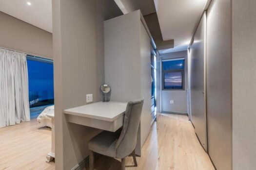 Modern Luxury Living at Pinnacle Point Golf Estate in South Africa