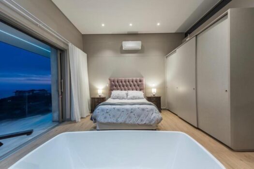 Modern Luxury Living at Pinnacle Point Golf Estate in South Africa