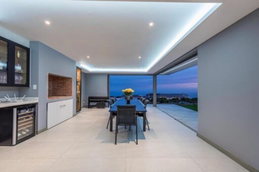 Modern Luxury Living at Pinnacle Point Golf Estate in South Africa