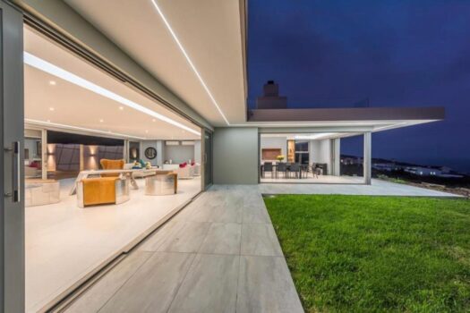 Modern Luxury Living at Pinnacle Point Golf Estate in South Africa