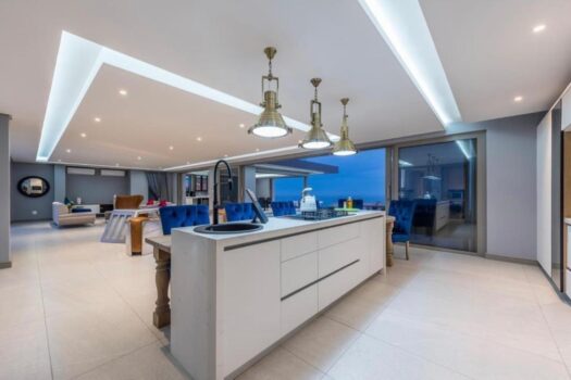 Modern Luxury Living at Pinnacle Point Golf Estate in South Africa