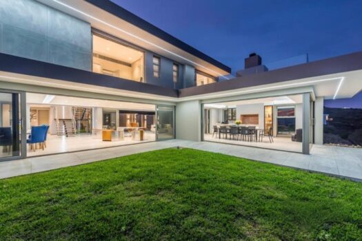 Modern Luxury Living at Pinnacle Point Golf Estate in South Africa