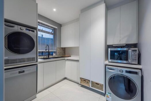 Modern Luxury Living at Pinnacle Point Golf Estate in South Africa