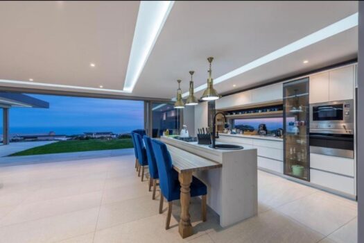 Modern Luxury Living at Pinnacle Point Golf Estate in South Africa