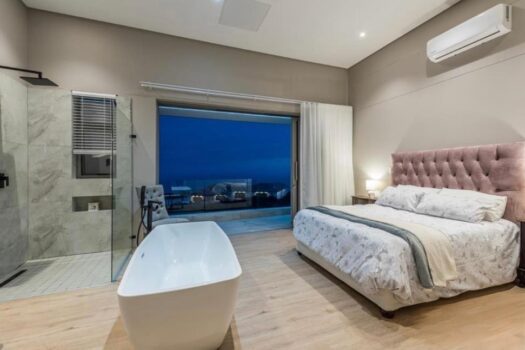 Modern Luxury Living at Pinnacle Point Golf Estate in South Africa