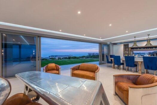 Modern Luxury Living at Pinnacle Point Golf Estate in South Africa