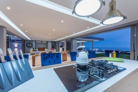 Modern Luxury Living at Pinnacle Point Golf Estate in South Africa