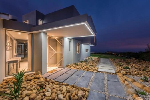 Modern Luxury Living at Pinnacle Point Golf Estate in South Africa