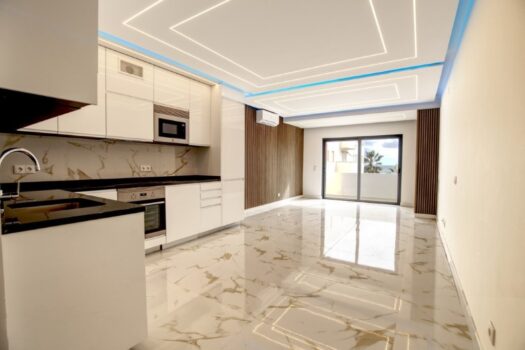 Luxury 2 bedroom, 2 bathroom apartment with sea view in Quarteira for sale