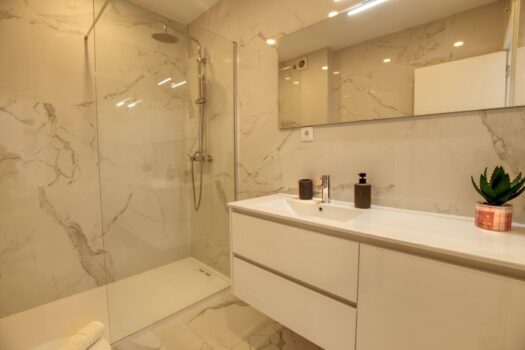 T2 flat for sale in Avenida Francisco Sá Carneiro in Quarteira