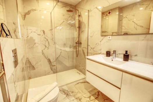 T2 flat for sale in Avenida Francisco Sá Carneiro in Quarteira